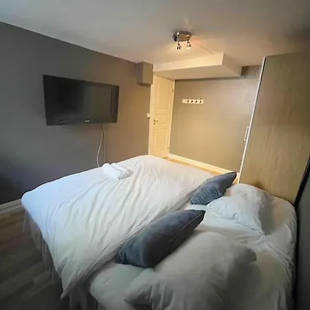 Your Ultimate Group Getaway - Central In Vibrant Bislett Daire *